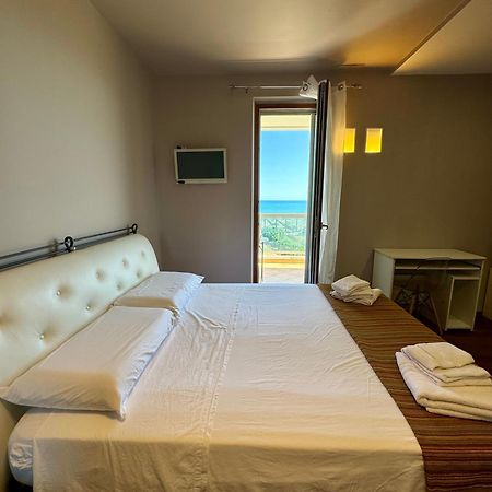 B&B L'Orizzonte Barletta Eksteriør billede
